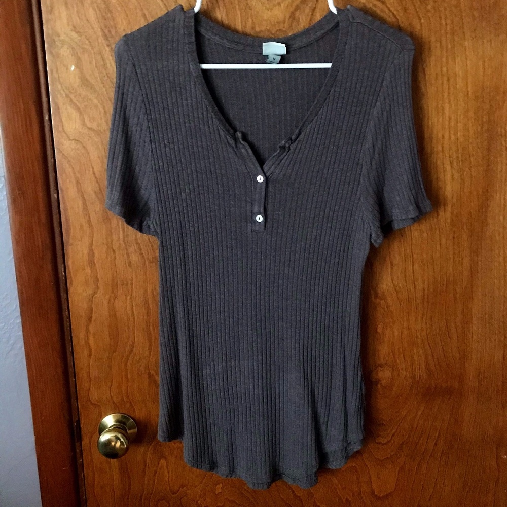 Womens Medium Ribbed Short-Sleeved Fitted T